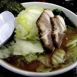 龍家 - キャベツラーメンです
