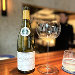 蒼 - こちらは、いつものコルトン・シャルルマーニュ。
      華があります！
      赤座海老の旨味やコク、香ばしさにも気後れしない、芯がしっかりしたワインです。