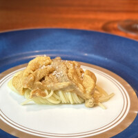 蒼 - とても香り高くクリーミーな雲丹は、お口の中で、蛤を吸い込んだパスタのソースになります♪
                美味しい〜！