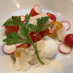 400℃ PIZZA - 水牛のモッツァとおいしいミニトマト