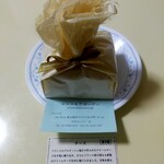 パティシェリア - 2023年4月21日(金) 「代官山 エニスモアガーデン」さんのチーズのパウンドケーキ 1,458円