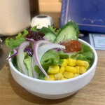 キッチン あずま - 日替わり定食には、サラダと珈琲が付きます♡