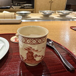 おかもと - ❹白魚と浜防風の茶碗蒸し、河豚白子のソース、黒七味。