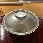 おかもと - ❺京都塚原の焼いた筍、甘鯛、蕨、バチコの炙り、アオサノリ、叩き木の芽の椀