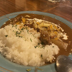 Shinjuku Kissa Rikorisu - 2023/4/21追加、気まぐれメニューの変わり者カレー。なす、さといも、焼きネギ、牛肉、他いろいろ入っていてもバランスよく美味しかった♪