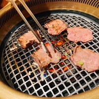 ホルモン焼肉 富や 栄店 - 