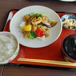 クルール - 白身魚と彩り野菜の黒酢入りソース定食