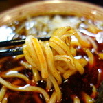 辛野菜つけ麺！つけ汁につけた極太麺♪直接啜ってはいけません、しょっぱいですから～！麺をつけて食べてね～♪