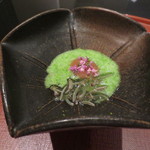 日本料理 晴山 - おくらのすりながし。上には梅肉とジュンサイが。