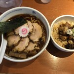 Takechan Ni Boshi Ramen - 醤油スペシャルらーめんとチャーシュー丼