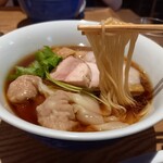 らぁ麺 紫陽花 - 麺リフト