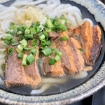 まんでがん - 角煮はしっかりとした味で甘辛加減が良く、ご飯と食べても美味しく食べれると思いました。