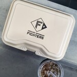 ルスツ羊蹄ぶた - しっかりファイターズのロゴ入り