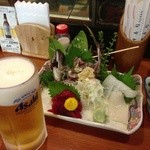 幸寿司 - 刺し盛りにビール