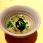 かみくら - シメに出たお茶漬け。佃煮でちょっと甘め。