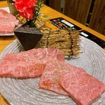 焼肉トラジ - 黒毛和牛ミスジ←黒毛和牛ザブトン→