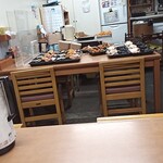 歩食堂 - 内観。弁当美味しそう