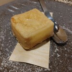 隠れ居酒屋 幸夜 - 新食感！豆腐の丸ごと揚げ 650円