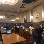 PATISSERIE & BRASSERIE RUBETTA - 内観