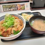吉野家 - 焦がしねぎ焼鳥丼+お新香・味噌汁セット