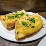 創作イタリアン Gemelli - 名脇役( ´∀｀ )bガーリックトースト