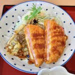 オーモリラーメン - ハムカツ、茄子の天ぷら、サラダ