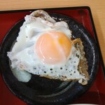 オーモリラーメン - 目玉焼き
