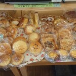 ブーランジェリ･エ･カフェ　オブジェ - 菓子パンコーナー:こしあんパン、ラコステ、ダークチェリー、オレンジクリーム、栗とさつま芋、パンオレザン、パンオショコラ未食