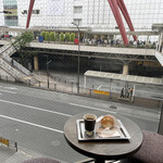 Klimt - 立川駅を眺めながらゆったりできる窓際席。