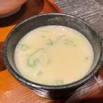 Juntajima Ushi Mikata Pawa-Do Bai Gorio - 牛骨スープ