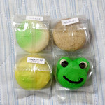 パティスリースミダ - マカロン　ラ・フランス（左上）、エスプレッソ（右上）、さぬきゴールド（左下）、カエル（右下）