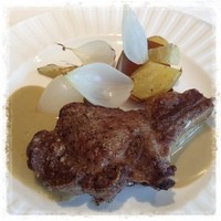 ル ベナトン - 骨付き子牛
                本日のお肉料理