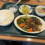 山東厨房 - ランチ：牛肉の煮込み定食