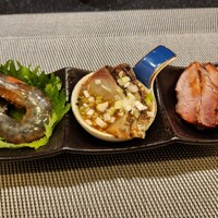 豊栄 - 前菜３種(左から海老の紹興酒漬け、鰆の山椒漬け　チャーシュー)