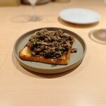 パルコ フィエラ - 鶏レバーとあずき菜のパントースト＠1,320円（税込）