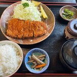 Tonkatsu Hitosuji Katsuyoshi - とんかつ定食