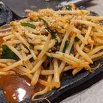 牛串・焼肉・ホルモン 麻布十番 10 - もやし炒め
