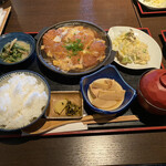 和久 - トンカツ玉子とじランチ@900