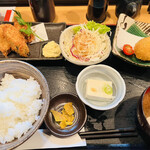 一里 - 料理写真:カキフライセット(ご飯大)
(おかず1品は+¥110で蟹クリームコロッケ)
カキフライすごく美味しかったです♪