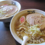 手前は『醤油』・・。