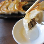 八竹 - ｺﾁﾗの「餃子」は是非ともｵｰﾀﾞｰ願います・・・旨し！