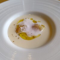 テアトロ ディ マッサ - 新たまねぎの温かいスープ