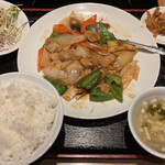 新横浜大酒場 - ハチノスのピリ辛炒め定食　750円