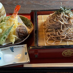 めん処 浜の屋 - 天ざるそば 1800円。