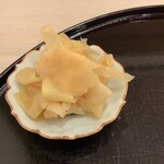 鮨 もりなり - ガリ