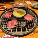 大衆 焼き肉ホルモン 大松 - 並タン（にんにくバター付）