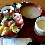 ろくべえ - 料理写真:海鮮丼