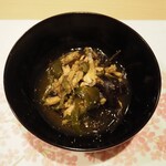 うを徳 - 魦（細小魚） + 万願寺とうがらし + ししとう + 木耳 山椒炊き