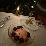 Hy's STEAKHOUSE - 