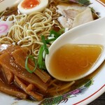 にぼしラーメン かのうや - 素朴で美味しい…昔ながらの醤油スープ